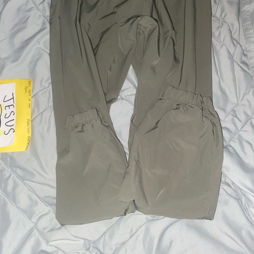 Offline by aerie Women’s Relaxed Elastic-Waist Joggers in Olive